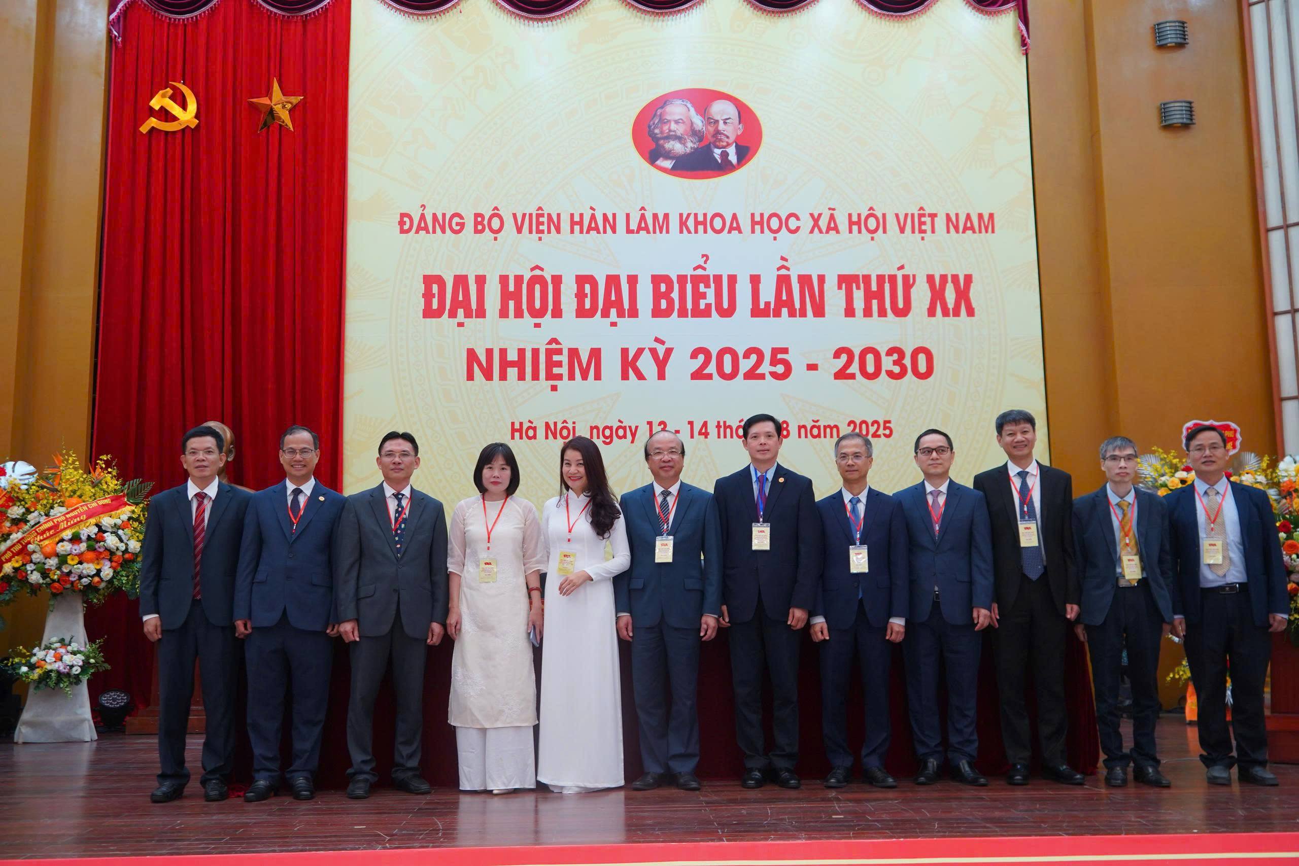 Hình ảnh hoạt động